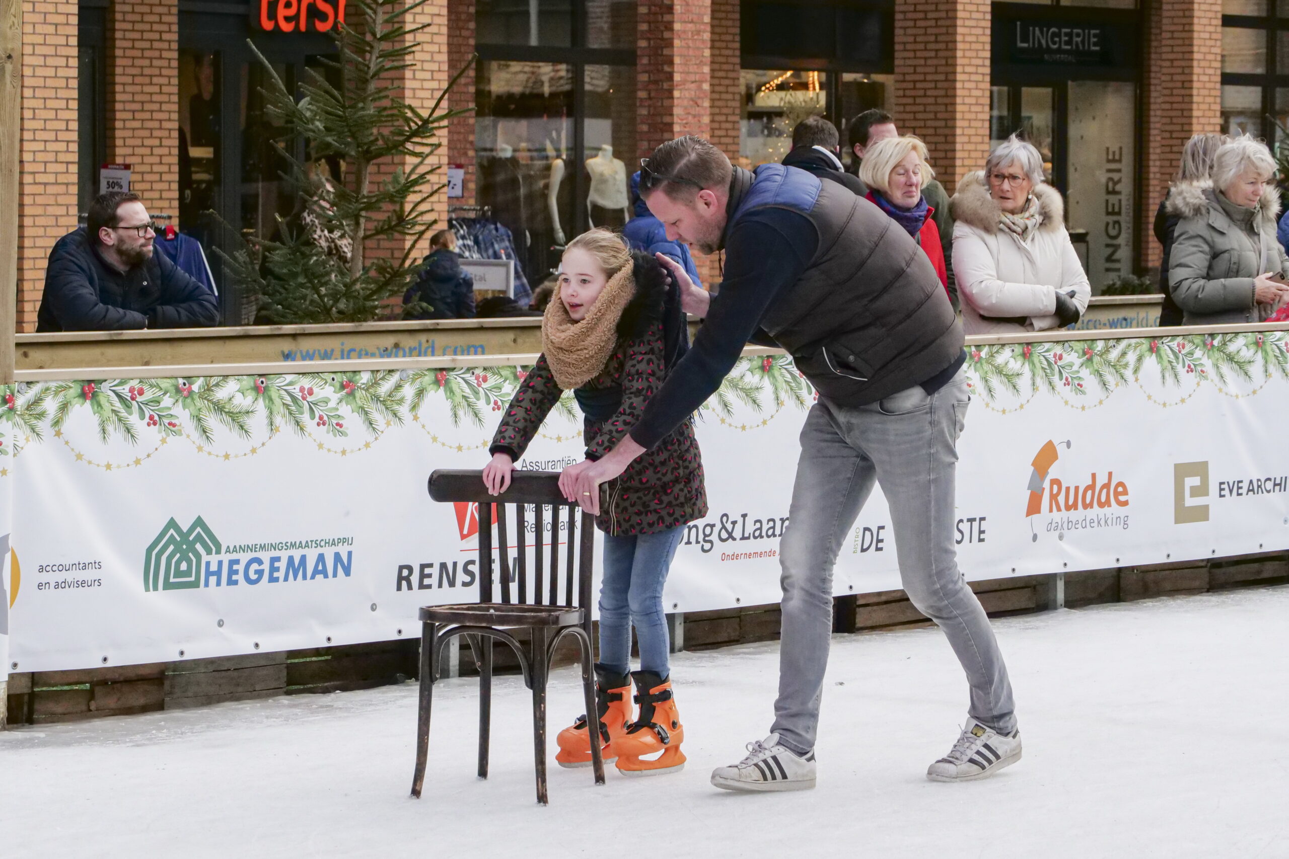 Voorzitter Op naar Nijverdal trots op ontwikkelingen en op 10 jaar schaatsbaan Nijverdal