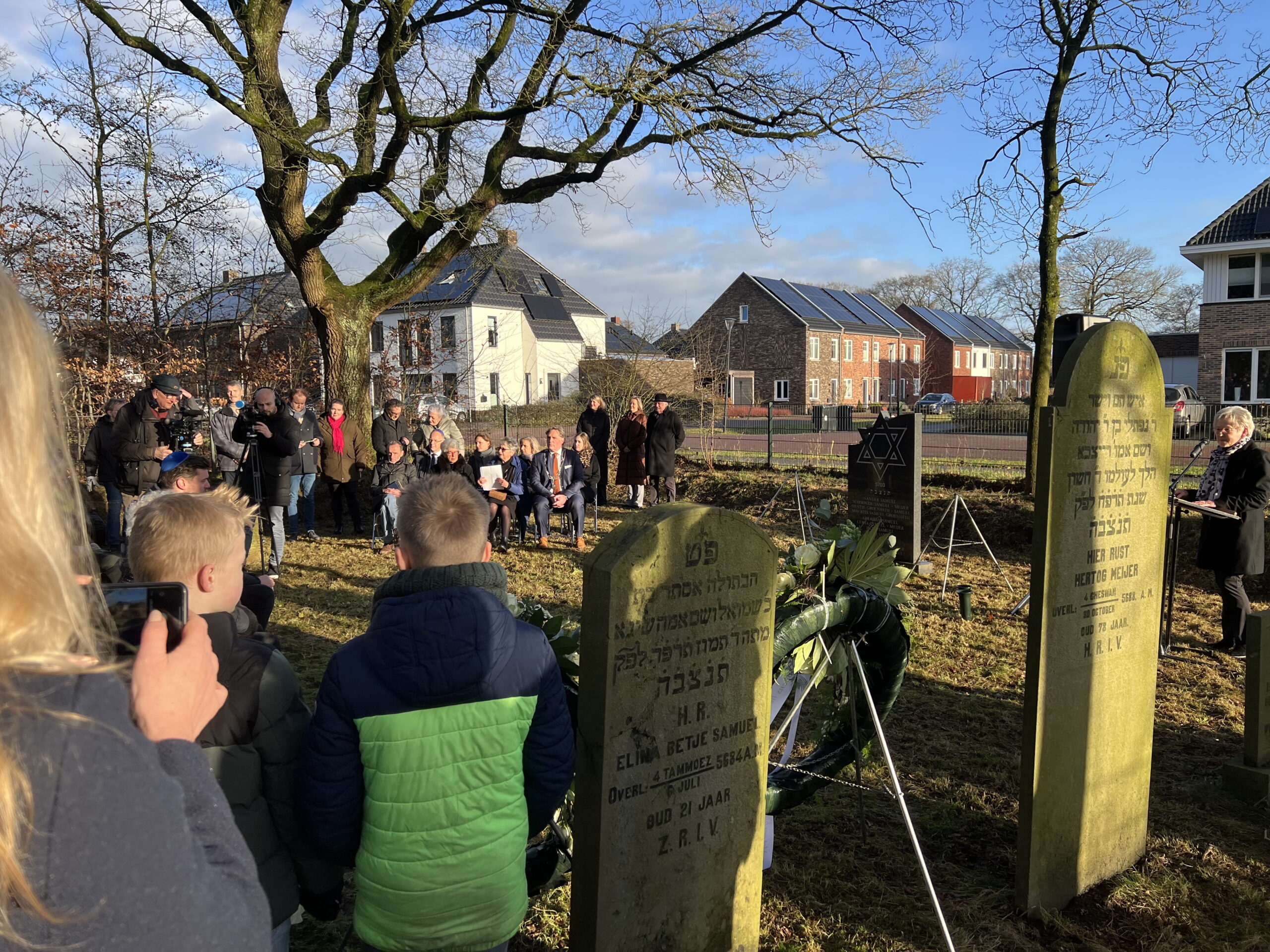 Holocaust herdacht op begraafplaats Ommerweg – start van 80 jaar Vrijheid
