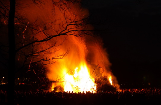 Paasvuren Hellendoorn gaan door