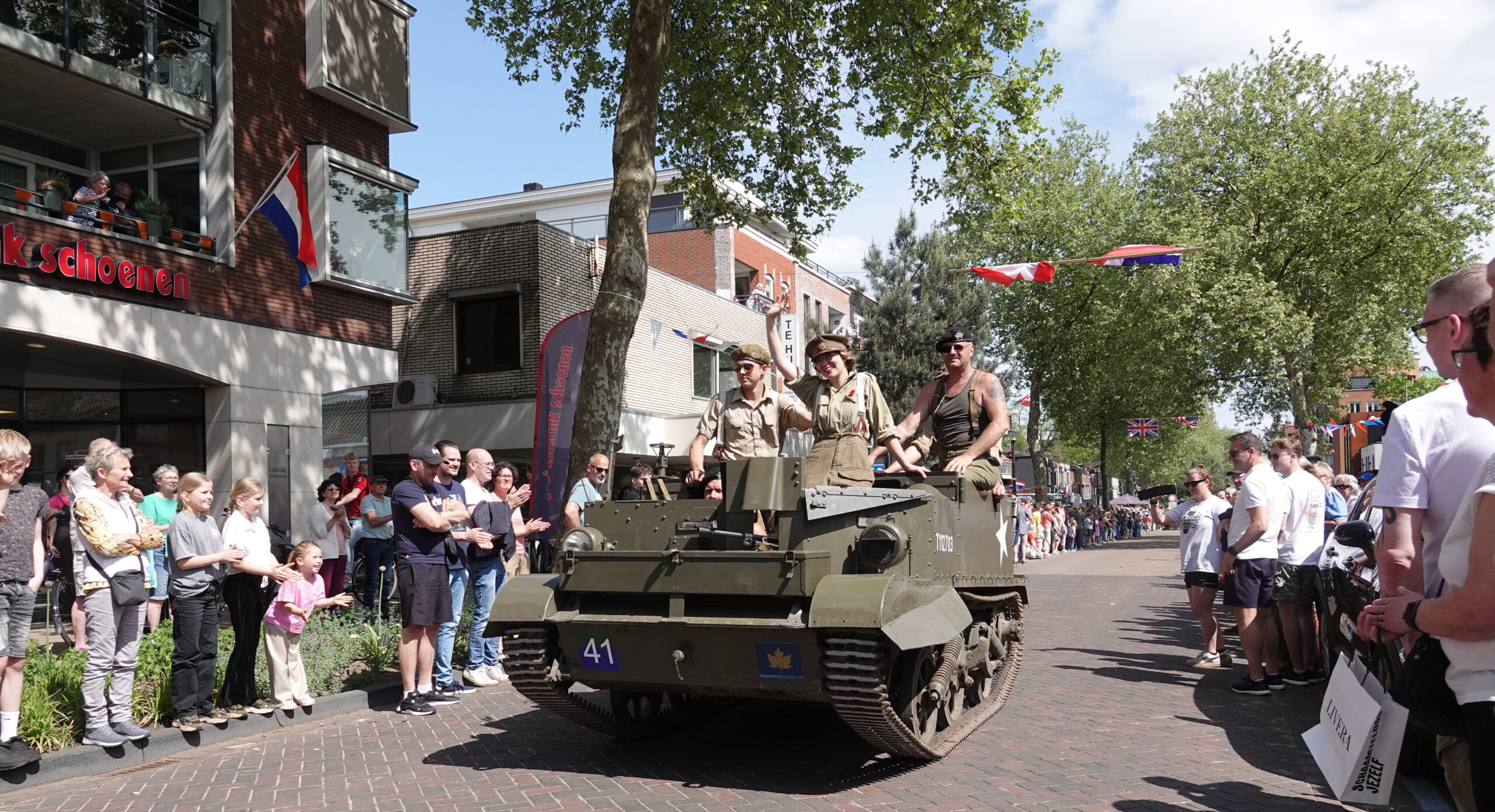 5 mei: Tweede kans op defilé met oude militaire voertuigen