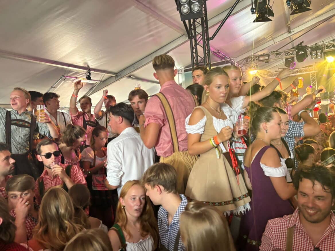 Helders Fees begonnen