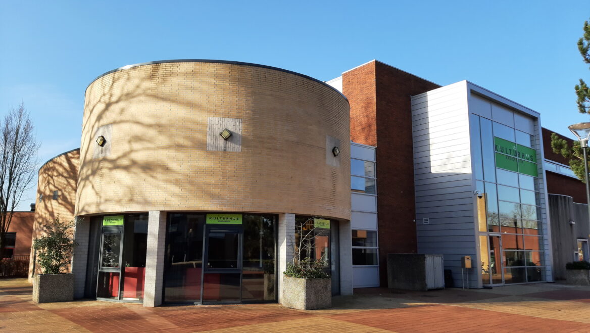 Eetcafé Samen Kruidenwijk draait door in de vakantie