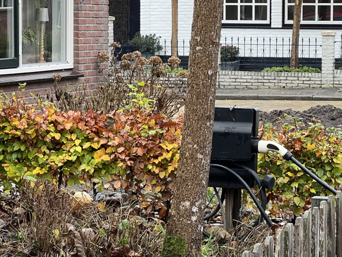 Kabelgoten toestaan goed voor zelf je auto opladen