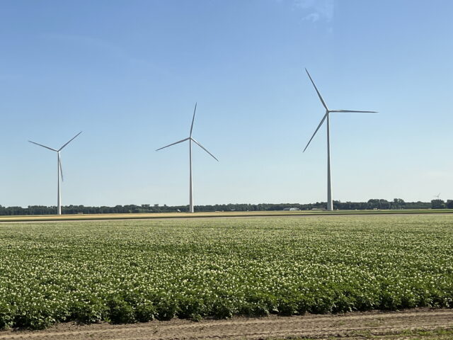 Raadsfracties krijgen er van langs van energiecoöperaties