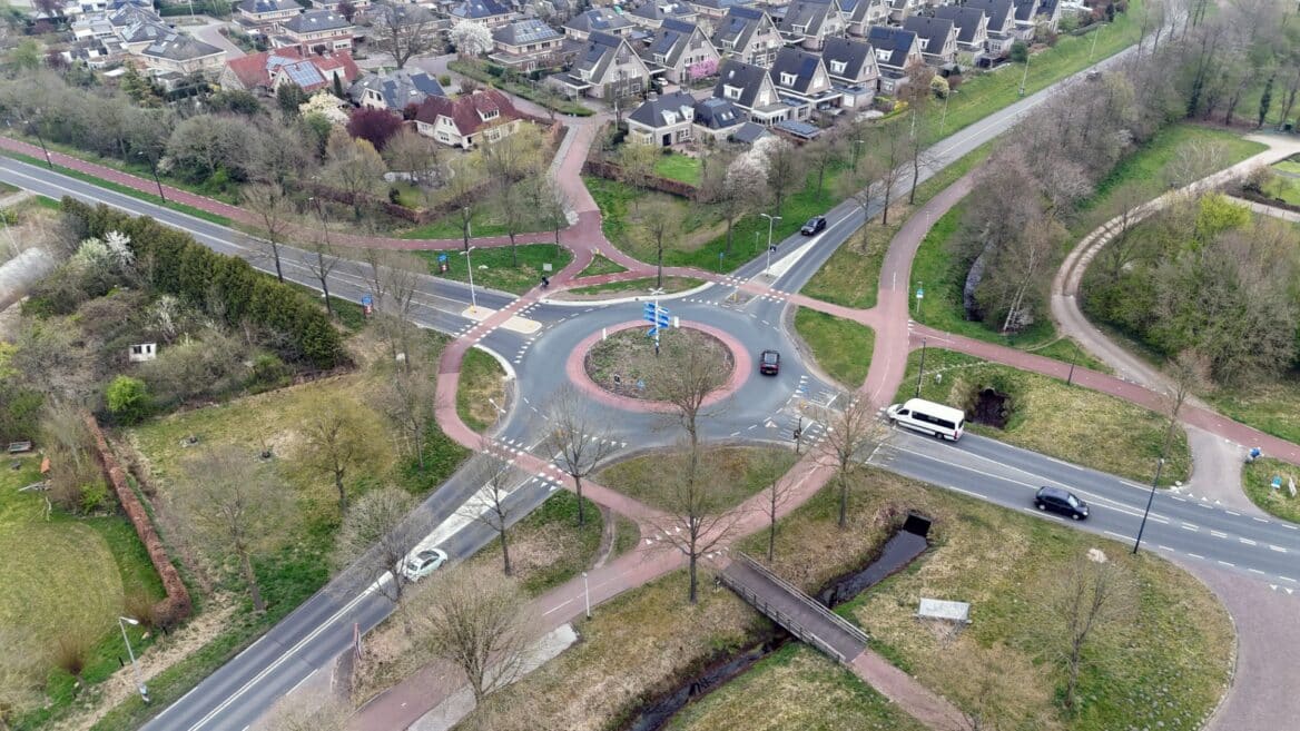Tijdelijke verkeersmaatregelen bij rotonde Helmkruidlaan tot aanleg ...