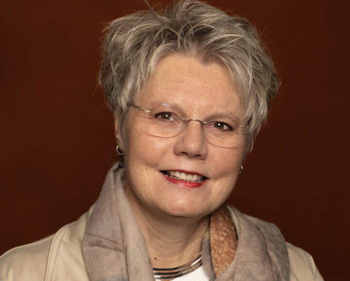 Betsy Diender in De plek van…