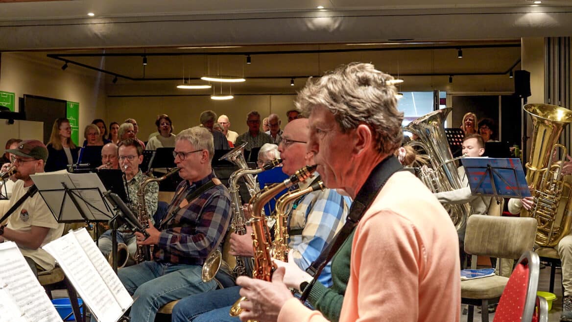 Op weg naar meezing-concert in Haarle