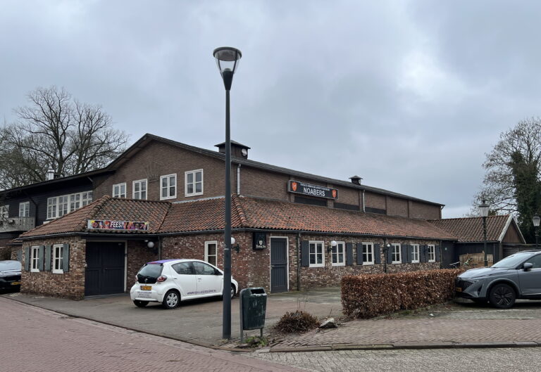 Misschien kleiner complex aan Koestraat Hellendoorn